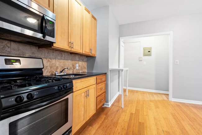 Photo - 118 Corbin Ave Unidad 303