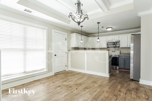 Photo - 236 Stonecreek Pl