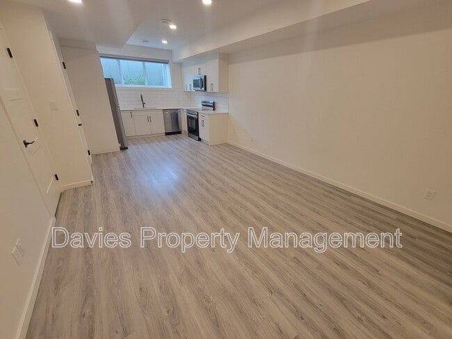 Photo - 1227 Podersky Wynd SW