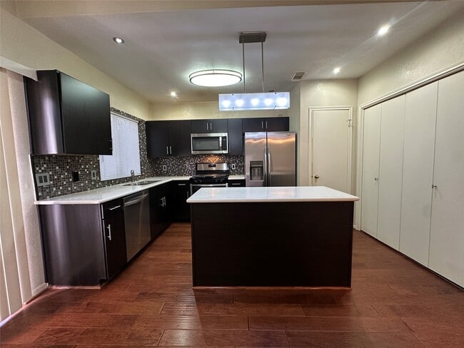 Photo - 2910 Grants Lake Blvd Unidad 1401