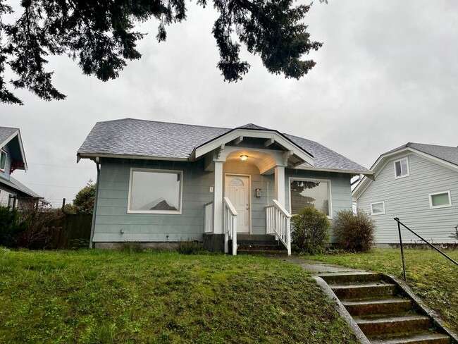 Charming Renovated 2-Bed, 2-Bath Home with... - Charming Renovated 2-Bed, 2-Bath Home with...