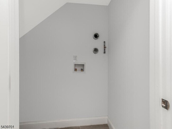 Photo - 282 W Runyon St