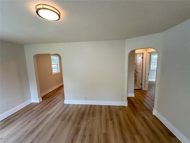 Photo - 1650 Prescott St S