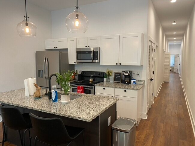 Photo - 2100 W Cary St Unit 100