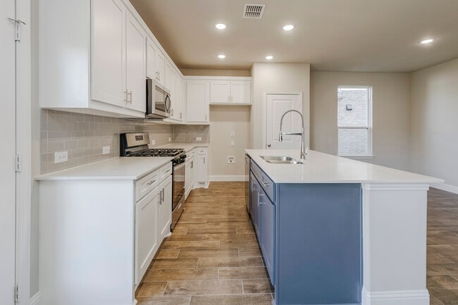 Photo - 733 Portina Dr