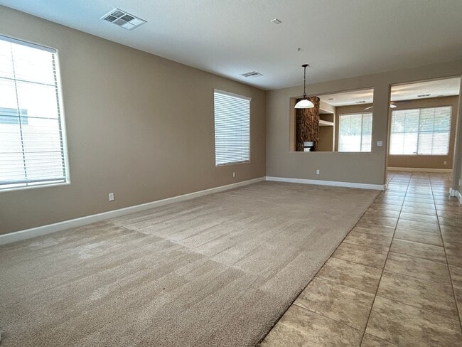 Photo - 300 W Wisteria Pl