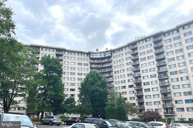 Building Photo - 8830 Piney Branch Rd Unit 903