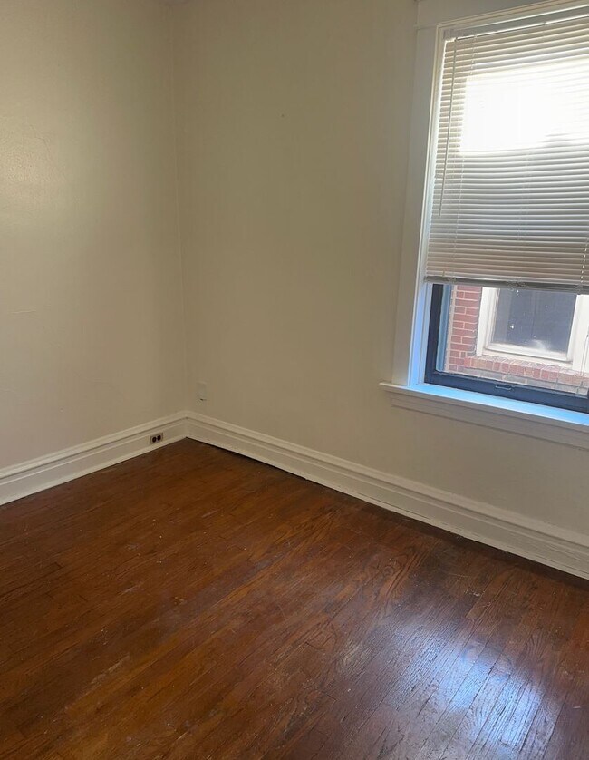 Photo - 5847 Goener Ave Unit 2F (A- U/S)