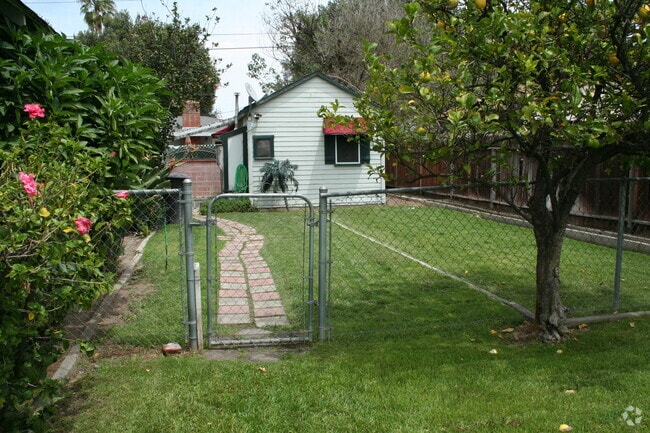 Building Photo - 2-4062 Adams St Rental