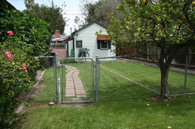 Building Photo - 2-4062 Adams St Rental