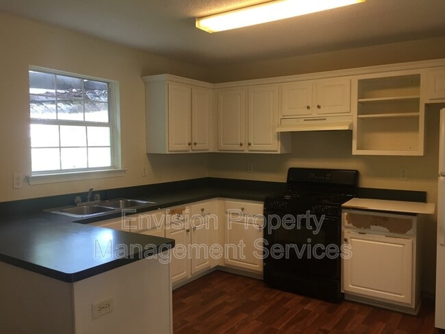1492 Cedar Creek Dr
