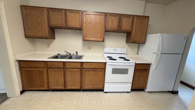 Photo - Exciting 3 Bed 1 Bath near UWEC! Available 1st June!