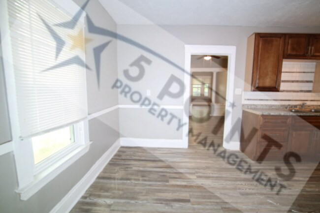 Photo - 10514 Mt Auburn Ave