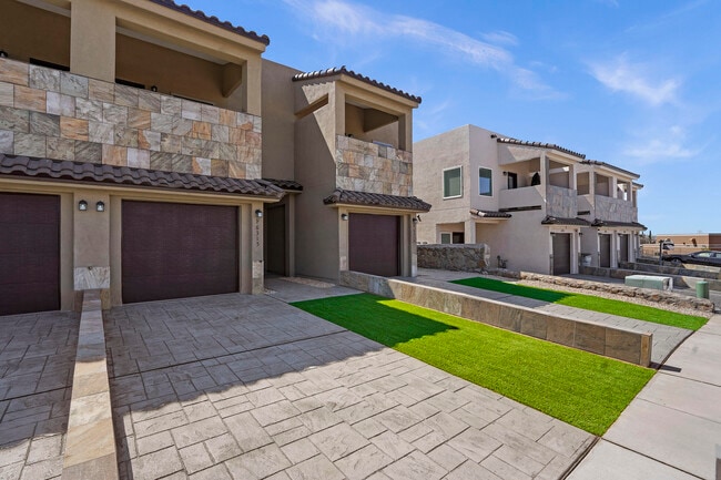 Building Photo - 6315 Escondido Dr Rental