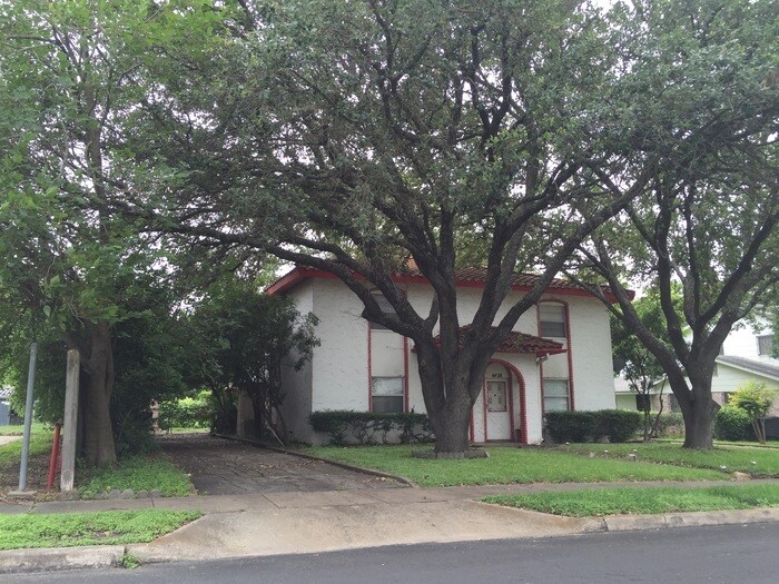 2 Bedroom Duplex in SE San Antonio - PECAN... - 2 Bedroom Duplex in SE San Antonio - PECAN...