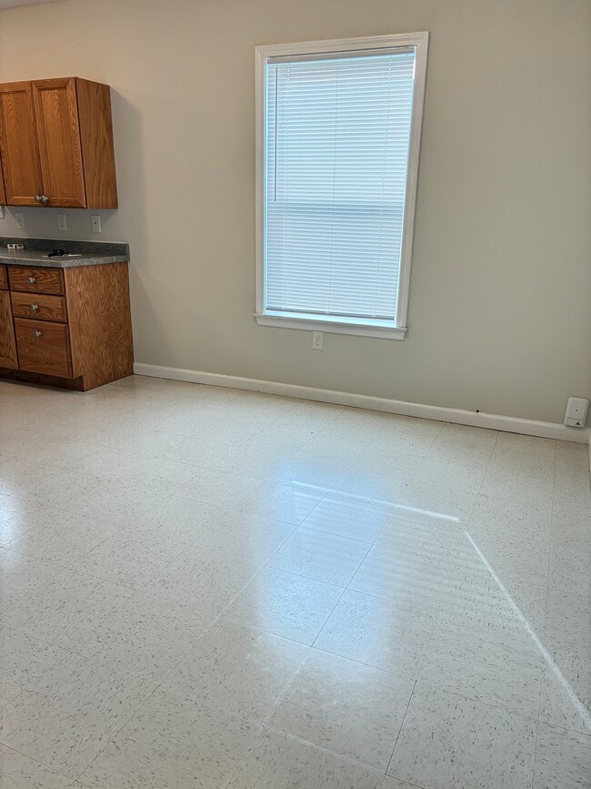 Área de comedor - 2031 Blaine Ave