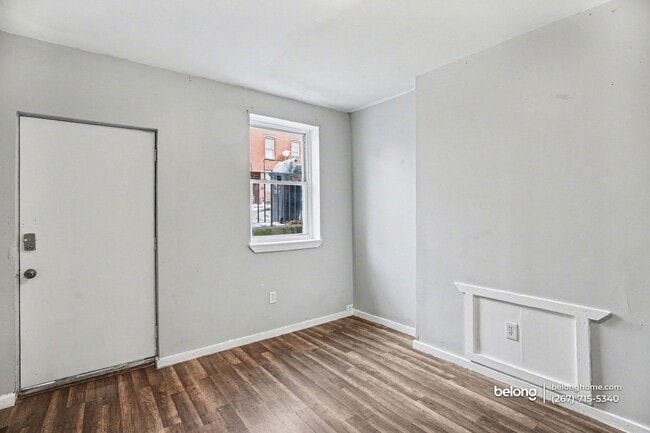 Photo - 126 W Elm St