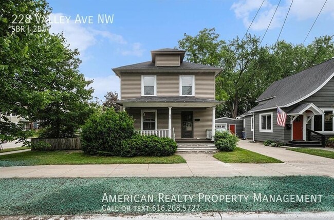 Building Photo - 228 Valley Ave NW