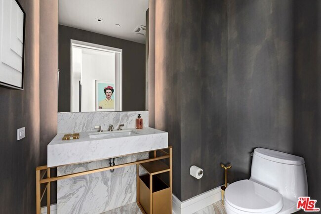 Photo - 211 Elm Ct Unit 9E