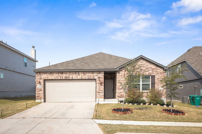 Building Photo - "Charming 3-Bed, 2-Bath Oasis with 1,753 S... Rental