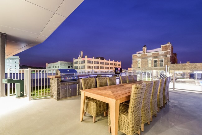 Photo - 20 Fulton Street East Apartments