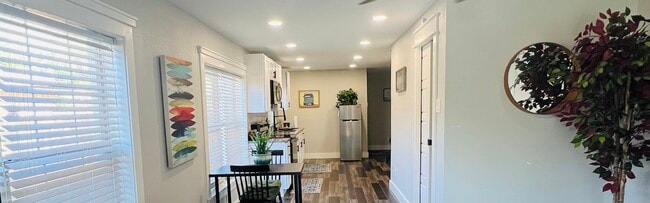 Photo - 611 W Page Ave