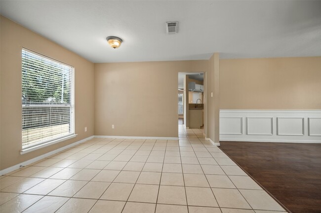 Photo - 18103 Gravenhurst Ln