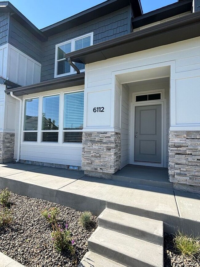 Roe Street Townhomes 2 - Roe Street Townhomes 2