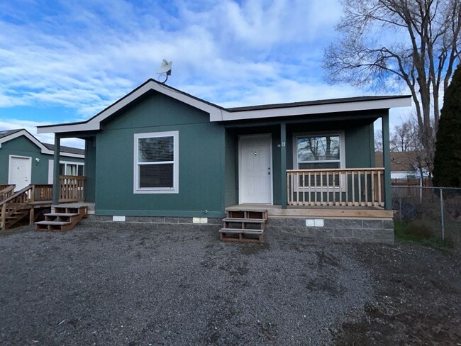 Photo - 223 SE 8th St