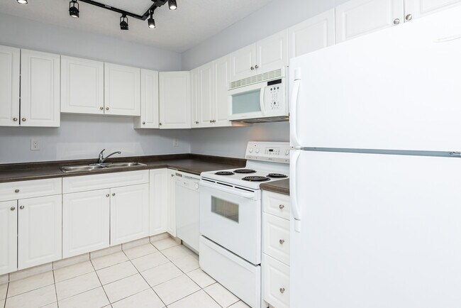 Photo - Grand Central Manor