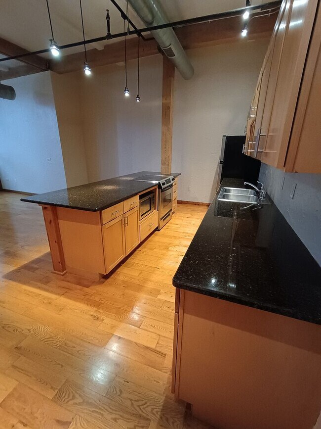 Photo - ? MOVE IN SPECIAL Welcome to Jordan Creek ... Unidad 204