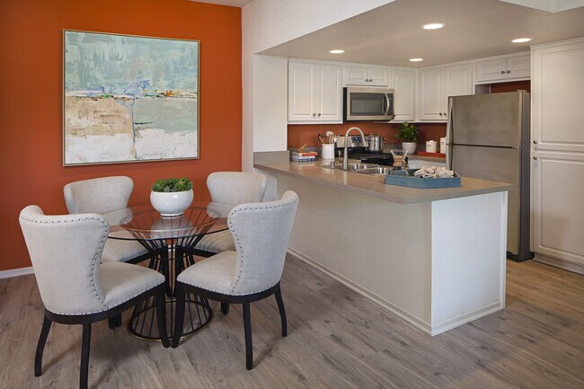 Aliso Town Center Apartment Homes
