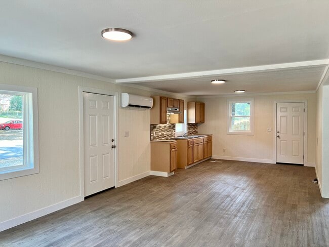 Photo - 1623 E Sullenberger Ave