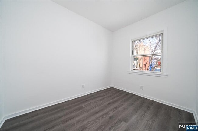 Photo - 10 McDougall St