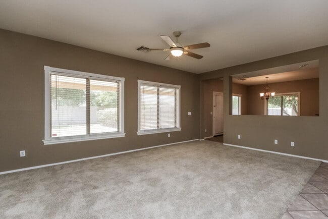 Photo - 1081 E Horseshoe Dr