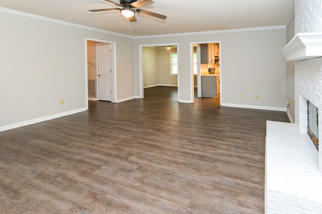 Photo - 157 Greenwood Dr