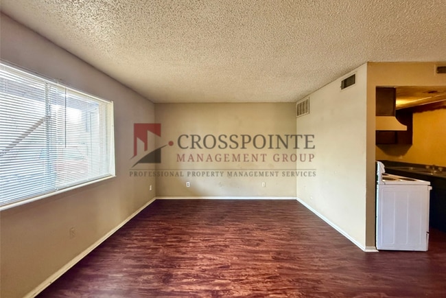 Building Photo - AVAILABLE! 1 Bed 1 Bath Apartment Near Downtown Tyler!