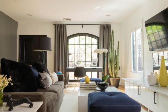 Building Photo - 7715 Waring Ave