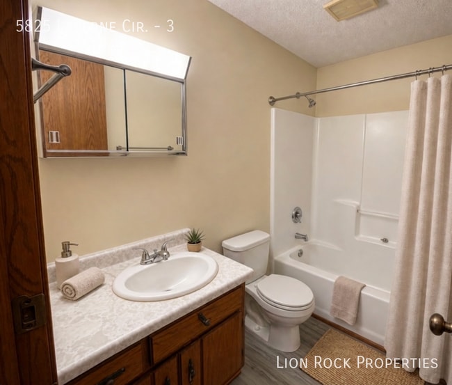 Photo - 5825 Laverne Cir N Unit 3