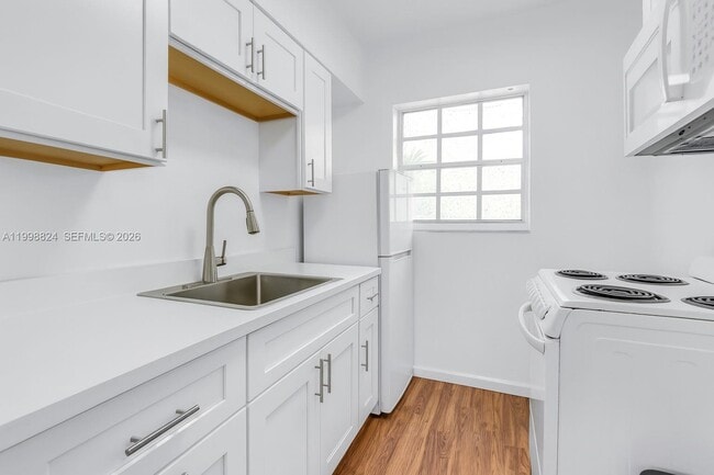 Building Photo - 635 8th St Unit 205