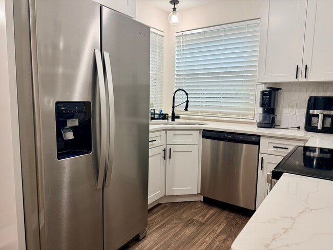 Photo - Gorgeous Single Family 4 bedroom furnished rental in Green Run
