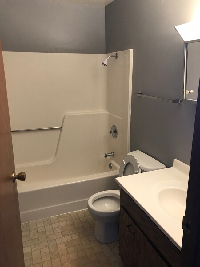 Photo - 2809 5th St SW