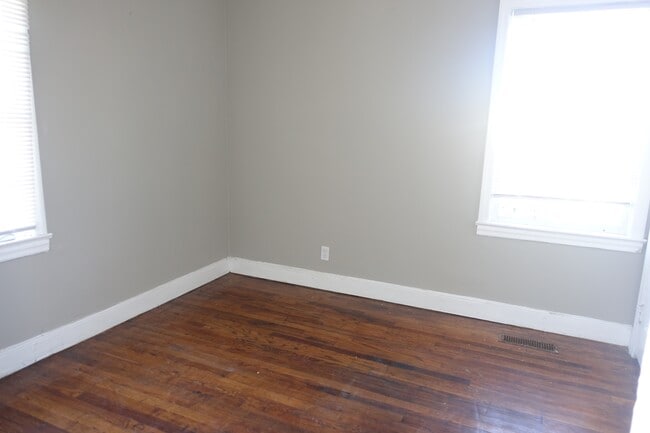 Photo - 831 4th Ct W