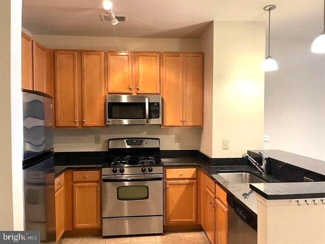 2665 Prosperity Ave Unit 216