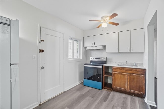 Photo - 1927 Vaughn St