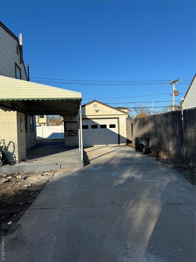 Photo - 11 Blue Spruce Rd