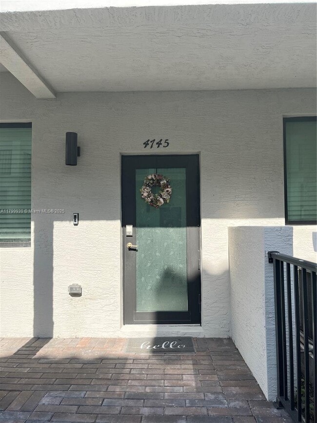 Photo - 4745 NW 83rd Pky Unidad 4745 Rental