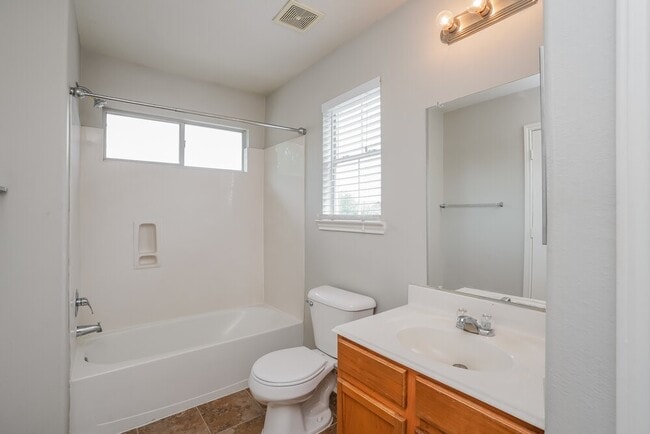 Building Photo - 2823 Cypress Island Dr Rental