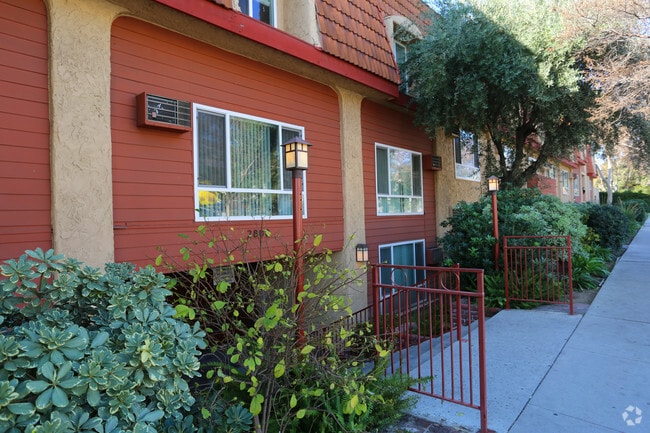 Sunset Ridge at La Crescenta - Sunset Ridge at La Crescenta