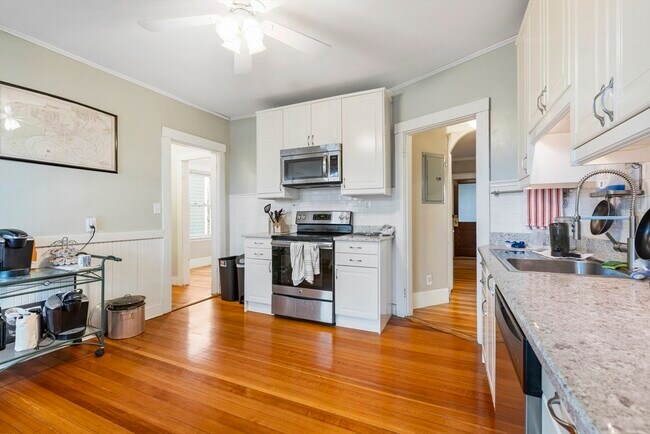 Photo - 8 Hallet St Apartment Unit 3